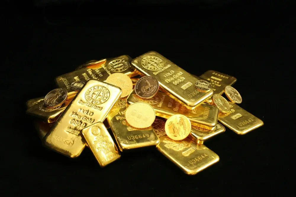 O ouro fechou abaixo de 4.300 dólares por onça-troy, recuando 0,47% enquanto o dólar e os juros dos Treasuries avançava…