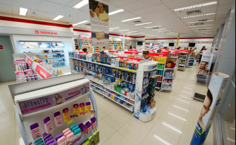 Mercado Livre vai vender remédios com receita, e RD, Pague Menos e Panvel caíram até 10% nesse anúncio. É um salto de p…