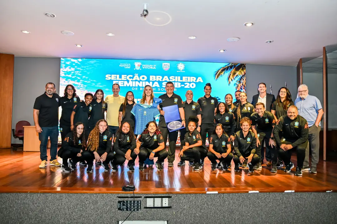Vitória, ES, foi onde rolou a apresentação da primeira Selecao Feminina U20 de beach soccer do Brasil. Estruturar o esp…