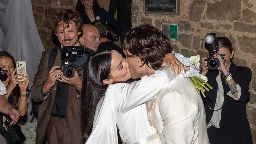 Montalcino, Itália, palco do casamento de Dove Cameron e Damiano David. Achei legal a escolha de um traje menos tradici…