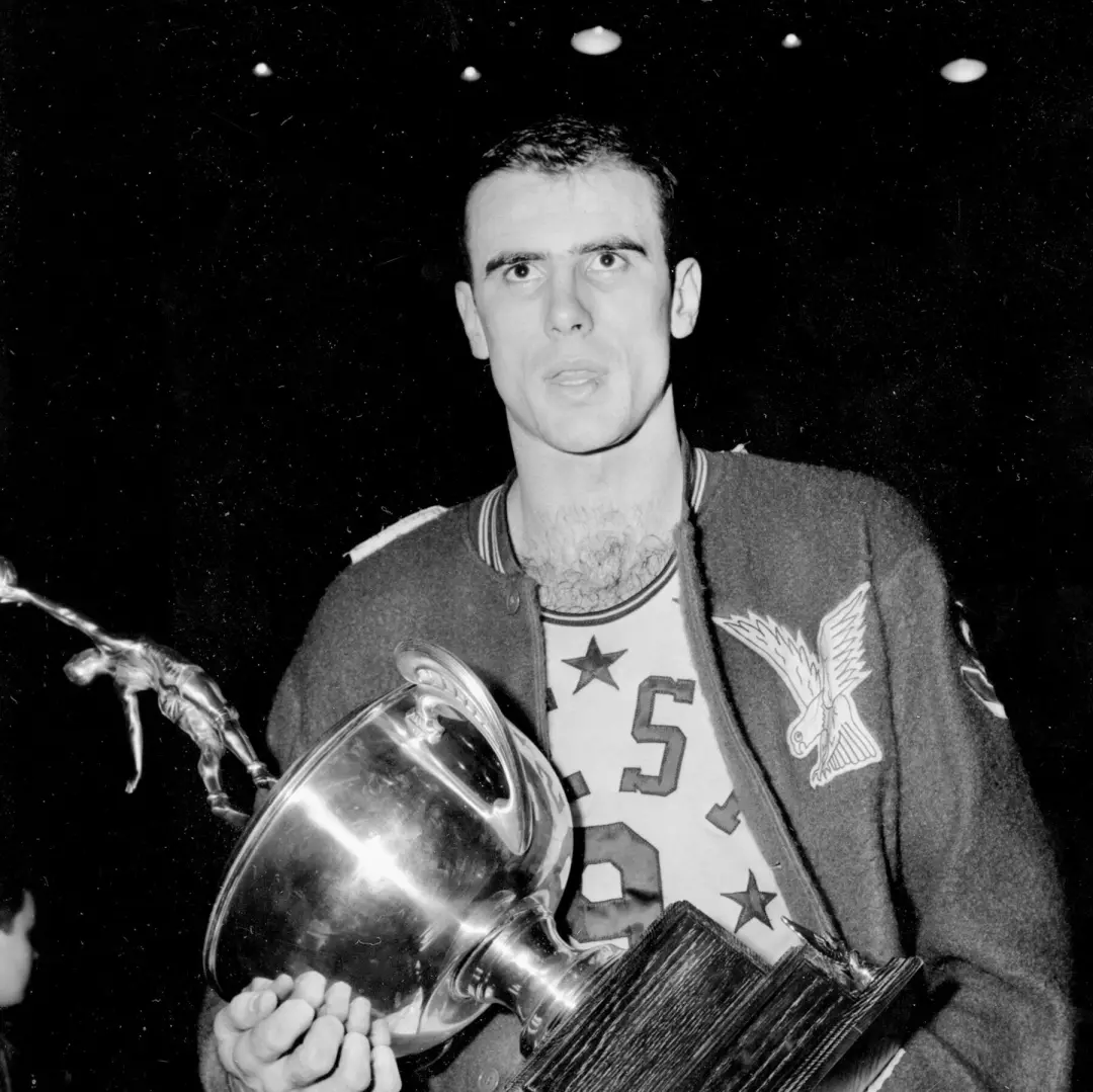 Bob Pettit morreu aos 93 anos. Em 1958 ele fez uma das jogadas mais notáveis na história dos playoffs. Essa longevidade…