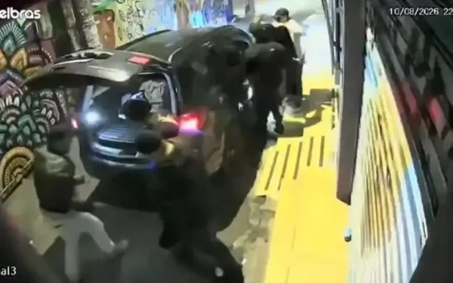 Policial civil Rafael Schult foi preso em São Paulo por suspeita de sequestro com viatura falsa. A imitação de viatura …
