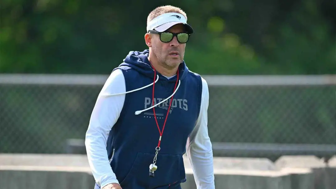 Josh McDaniels diz que o primeiro mês da temporada é de crescimento, e não de pânico. Ele usa a analogia do carro, dize…