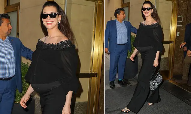 Anne Hathaway, aos 43 anos, mostrou a barriga de gravidez em Nova York depois de faltar à estreia Verity em Londres pel…