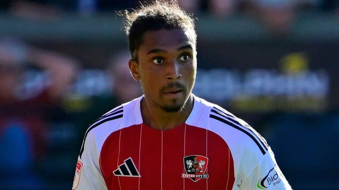 Samuel, jovem do Manchester City, tá emprestado no Exeter City na League Two e fez oito jogos. Vejo que ele busca matur…