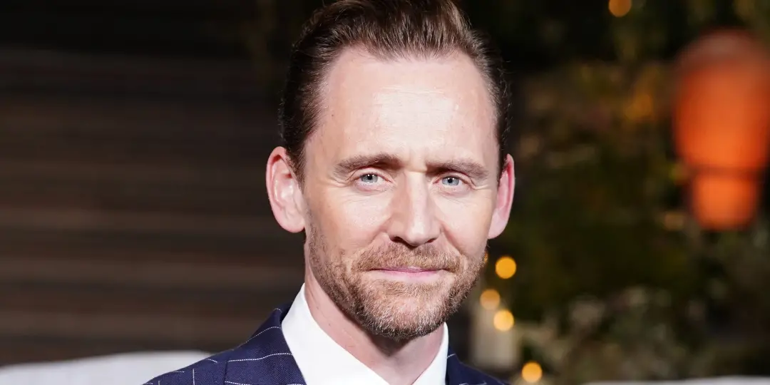 Tom Hiddleston retorna com um show de ficção científica que tem 92% de aprovação antes de Avengers Doomsday. Curto a vo…