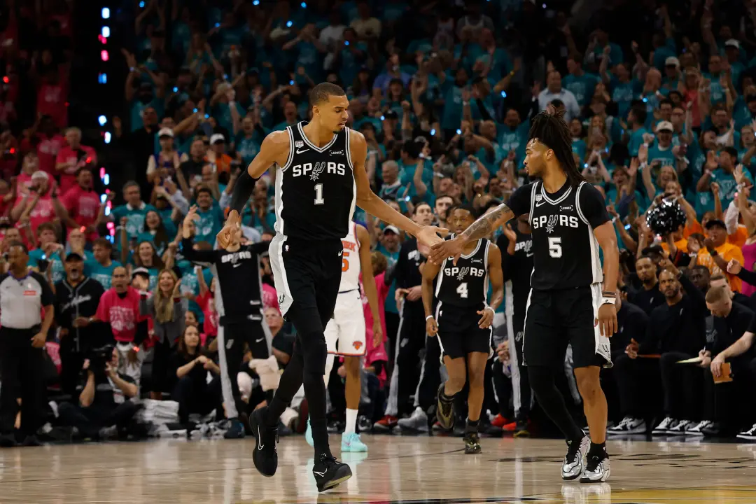 Wembanyama, mesmo após a derrota dos Spurs para os Knicks nas Finais, segue como favorito ao MVP da NBA 2026-27. O acor…