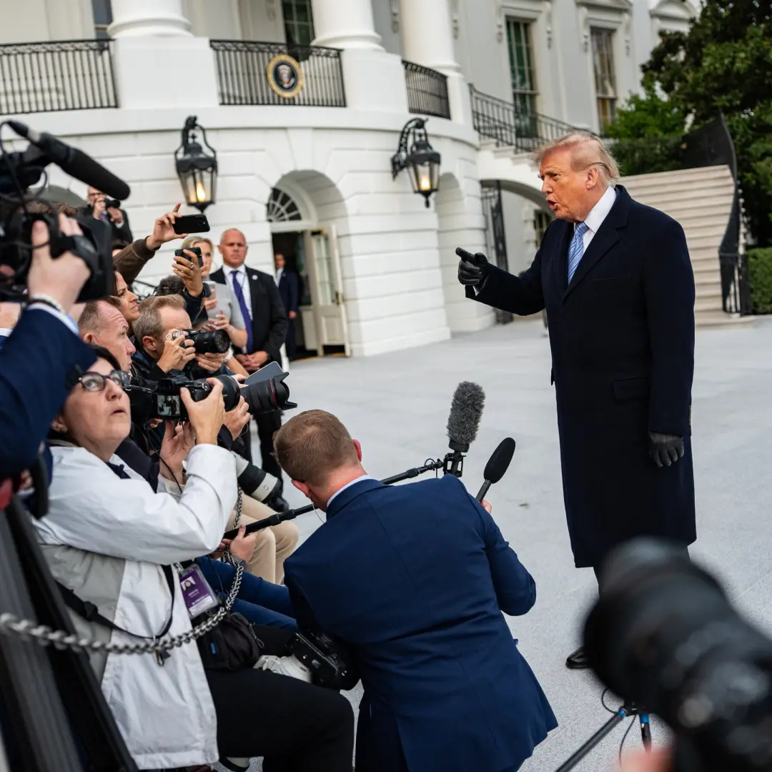 Estando frente a frente com repórteres, Trump teve esse embate na Casa Branca. A gente vê que a relação com a imprensa …
