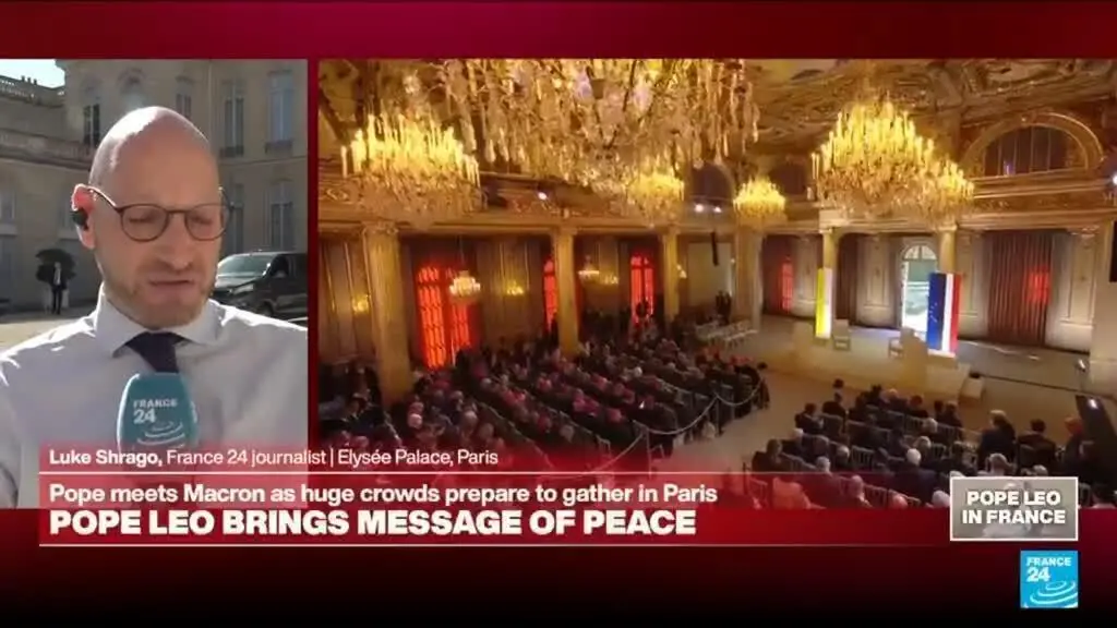 Papa Leão XIV chegou a Paris e se encontrou com o presidente Emmanuel Macron no Palácio do Eliseu para conversas sobre …