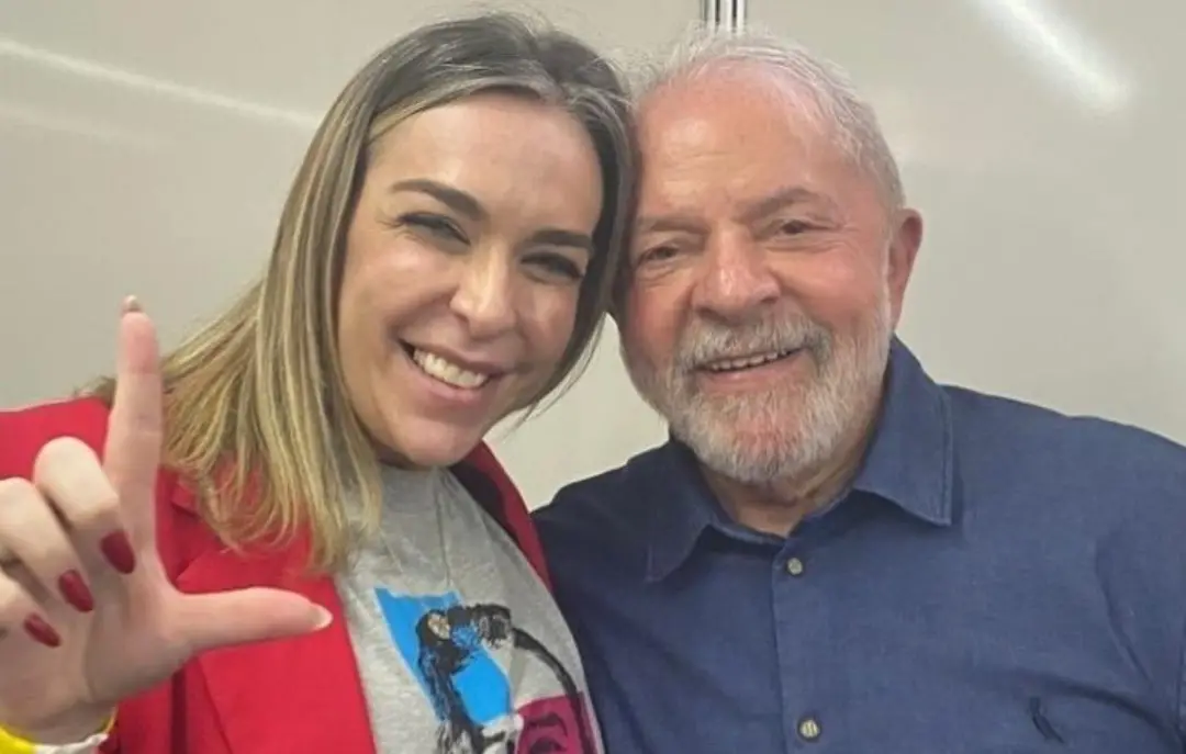 Mensagens na PF mostram presentes como pintura de 82,9 mil reais e relógio de 66 mil reais citados por lobista para ass…