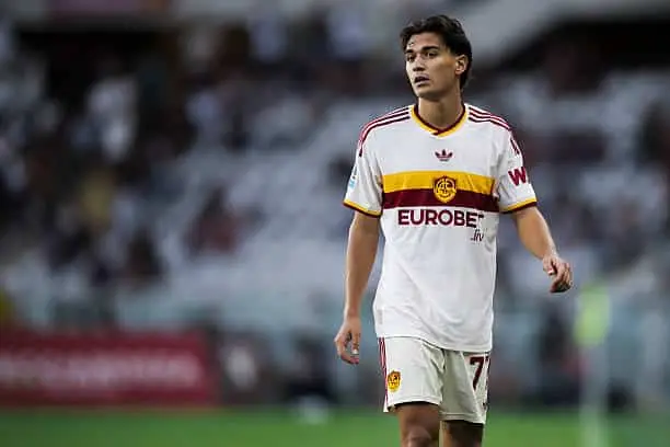 Emanuele Lulli tá negociando uma extensão de contrato com a Roma, agora focado no flanco direito da equipe. Isso faz se…