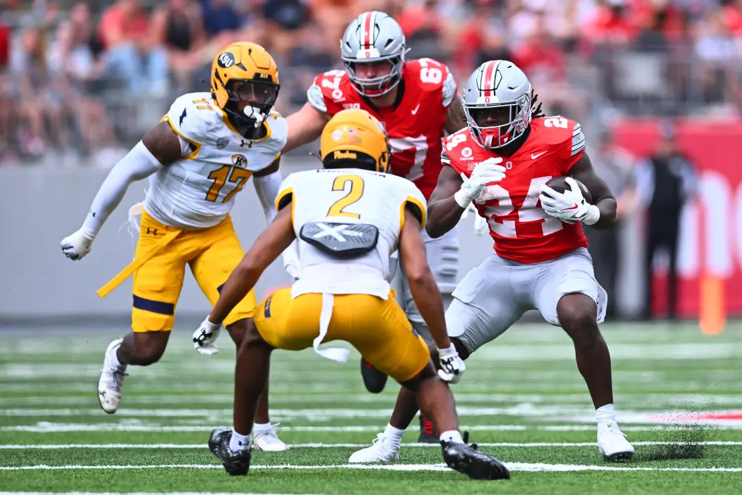Ohio State enfrenta Illinois no Big Ten, com previsão de vitória para Ohio State com 95.3% de probabilidade. Embora Ohi…
