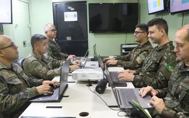 Guardião Cibernético reuniu 1,3 mil pessoas em seis capitais para simular ataques digitais. Esse treino mostra que a fr…