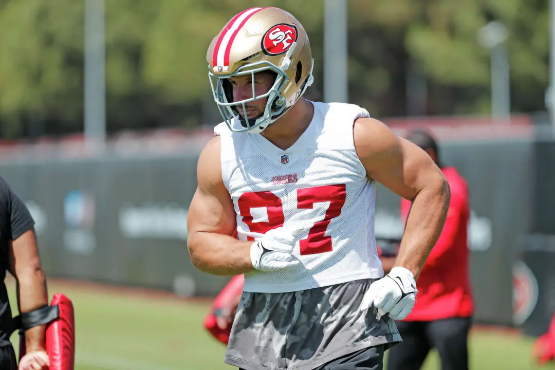 Nick Bosa, jogador dos 49ers, ficou fora por várias semanas com uma lesão na panturrilha. Isso soma mais um problema sé…