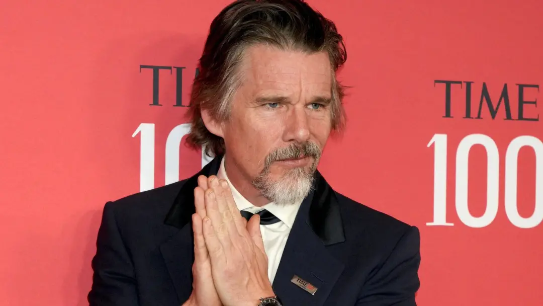 Ethan Hawke volta como Batman na terceira temporada da série na HBO Max semana que vem. Achei que ele é um cara com um …