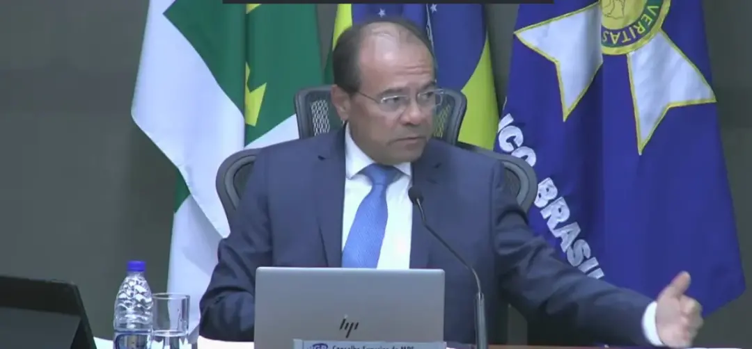 Conselho do MPF barra investigação contra Gonet no caso Banco Master com voto de Nicolao Dino. A decisão se baseou na i…