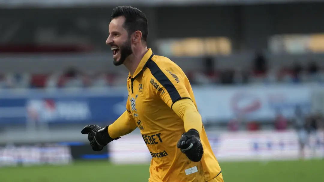 Marcelo Rangel, goleiro do Remo, está sendo observado pelo Santos enquanto a diretoria tenta manter ele em Belém. Um jo…