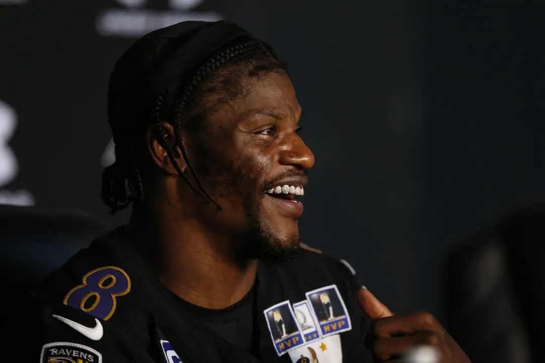 Lamar Jackson mostrou empolgação no Rio de Janeiro ao falar do jogo da NFL no Brasil. Ele disse que ser genuíno faz com…