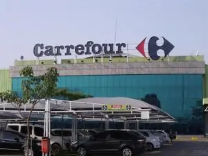 Vinte e um supermercados Carrefour em São Paulo e Distrito Federal foram vendidos ao Grupo Pereira por 360 milhões de r…