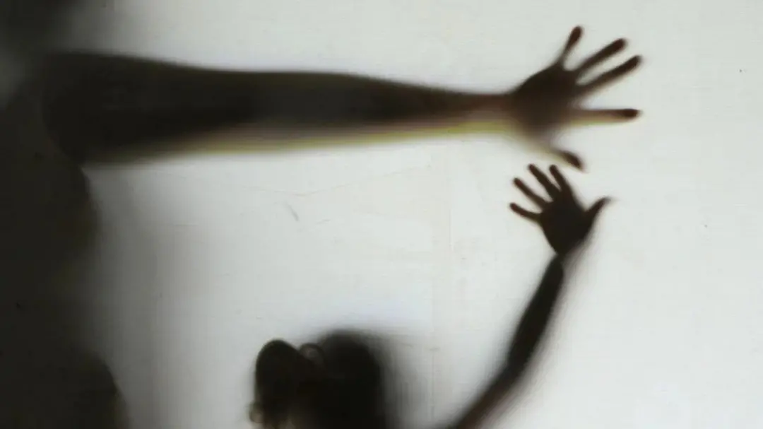 Fortaleza, um homem de 51 anos foi denunciado por suspeita de estupro de vulnerável contra a neta de 12 anos. A mãe da …