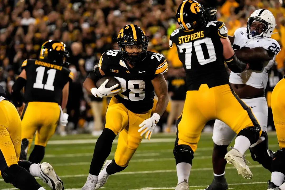 Iowa joga contra Michigan no Michigan Stadium, sábado, e tem um histórico de 43-14-4 a favor do Michigan. A defesa de I…