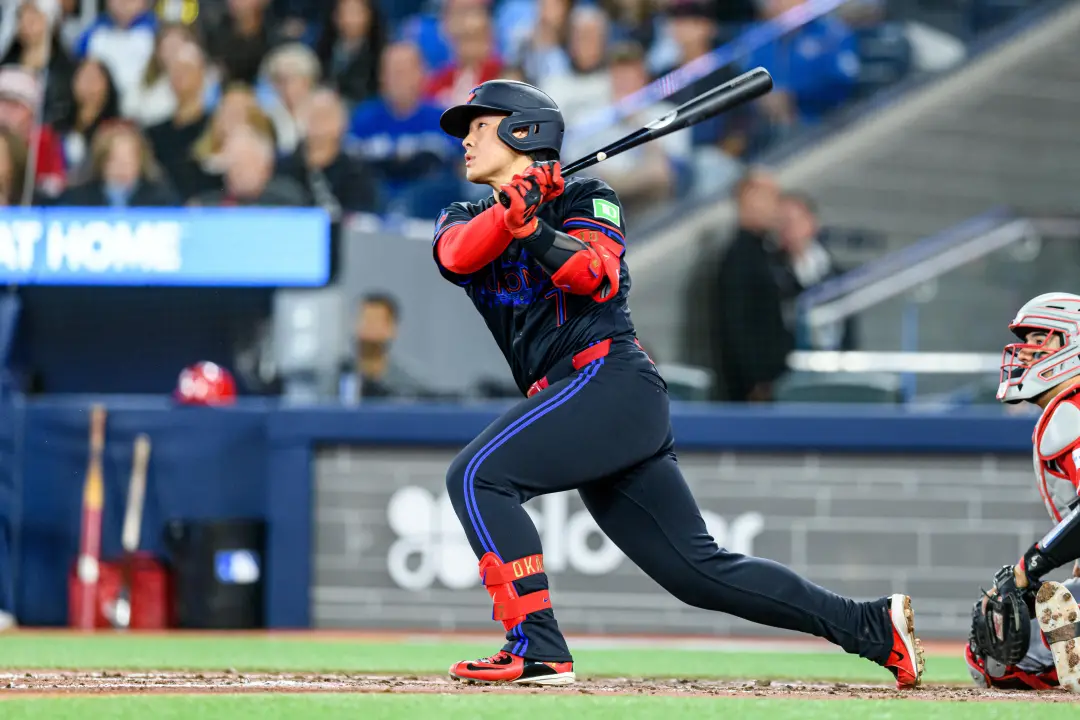 Jays empatou com os Reds em 6 a 5. Os Blue Jays tiveram dificuldades com corredores nas bases, mesmo produzindo oportun…