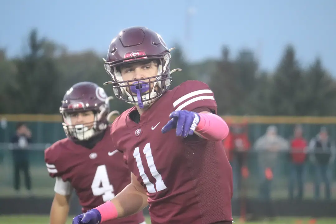 Genoa vence Oak Harbor por 42 a 27 no fim de semana, quebrando uma sequência de 29 jogos seguidos do rival. Essa rivali…