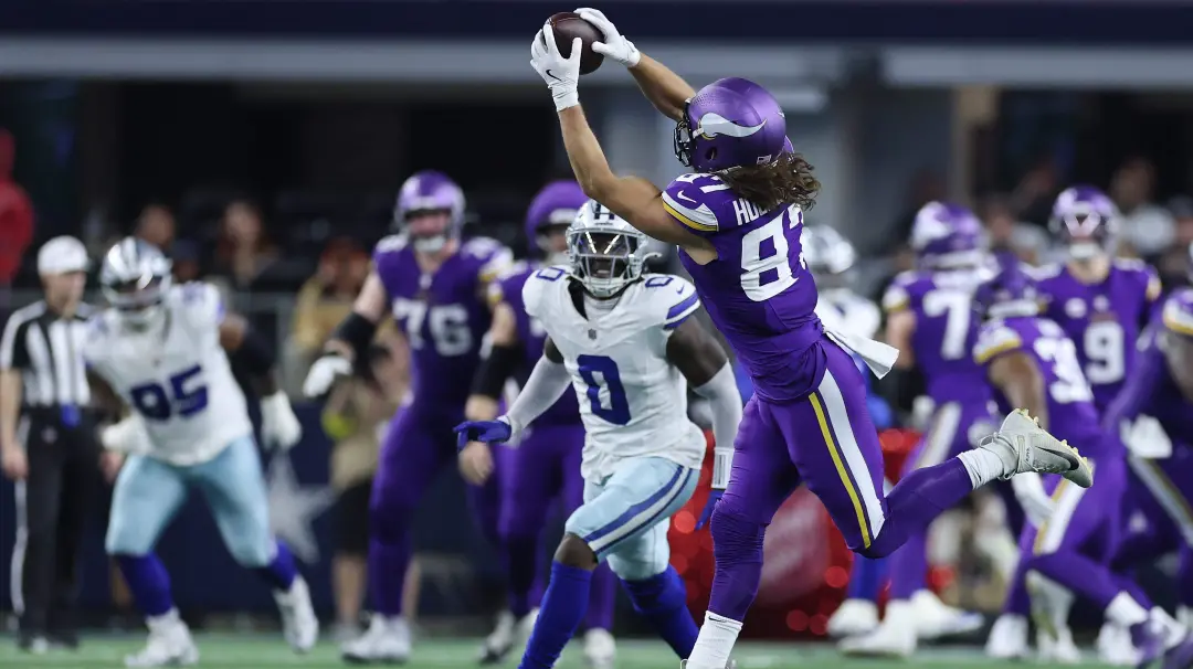 Quatro jogadores do Dallas Cowboys estão fora para o jogo contra os Ravens, incluindo P J Locke e Malik Hooker. É compl…