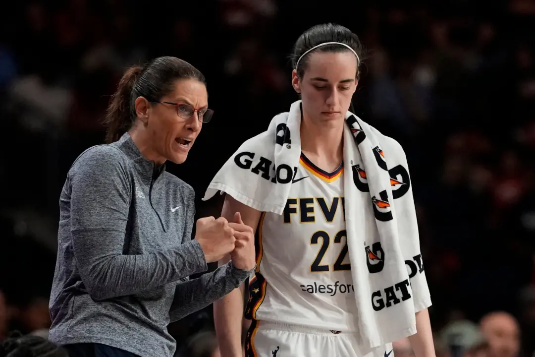 Caitlin Clark e Cheryl Reeve têm uma relação de respeito, mesmo depois de um momento tenso, segundo a análise. É import…