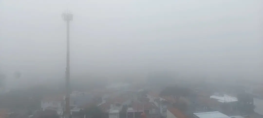 Nevoeiro forte na Água Rasa, Zona Leste de São Paulo, neste sábado. Com a chuva acumulada neste setembro chegando a 294…