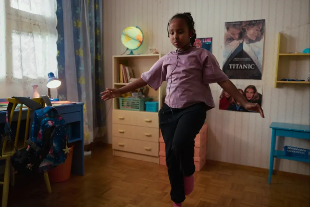 Naima Mohamud, diretora finlandesa-somali, teve seu filme de estreia Halima nomeado Melhor Projeto de Ficção no Finnish…