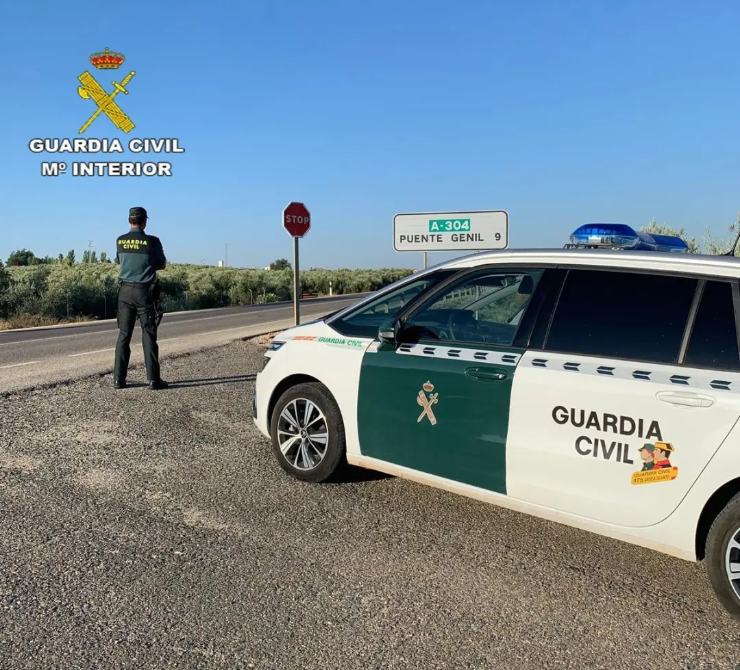 Oito pessoas foram presas em uma operação contra tráfico de armas e drogas em Puente Genil, Córdoba. É complicado ver e…