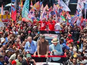 Em São Paulo, Lula celebrou o fim das apostas esportivas e tentou associar Flávio a Vorcaro e Careca do INSS. Essa tent…