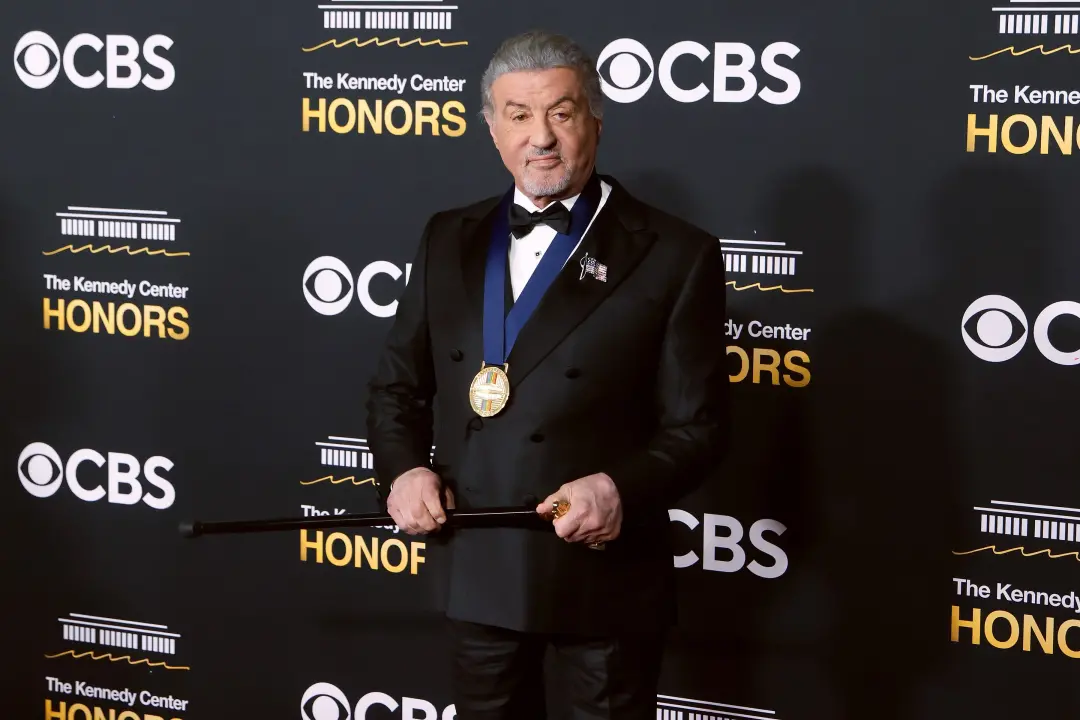 Sylvester Stallone admitiu ter lutado contra bulimia e usado esteroides durante as filmagens de Rocky. É complexo ver o…