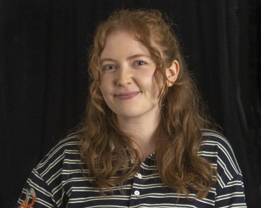 Alice Oseman chegando ao Rio para lançar o último volume de Heartstopper em clima de despedida. É legal ver um projeto …