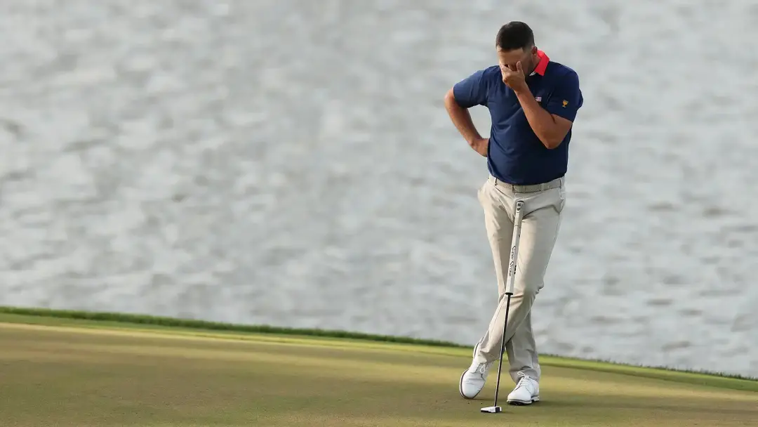 Medinah Country Club, a seleção americana entrou no último dia da Presidents Cup com 10,5 a 7,5 contra o time internaci…