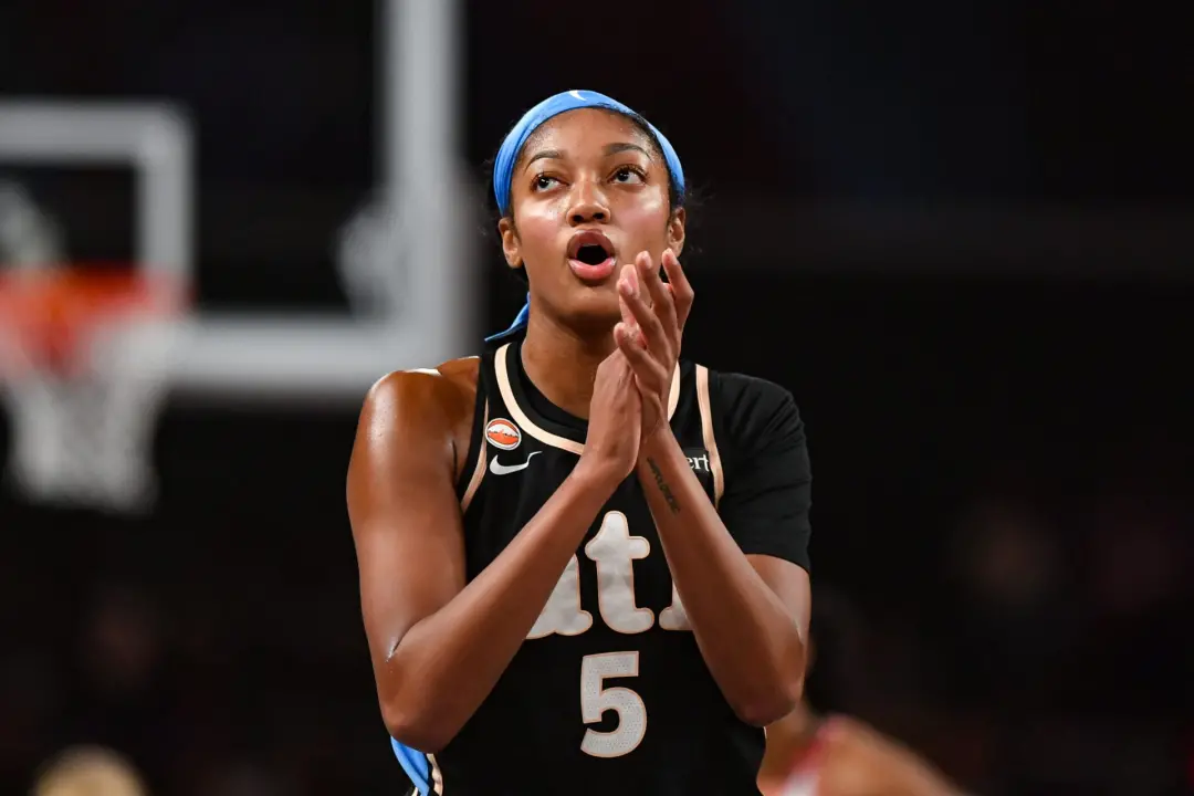Angel Reese, da Atlanta Dream, está bem em prática após o inchaço no rosto, o que confirma a presença dela no primeiro …