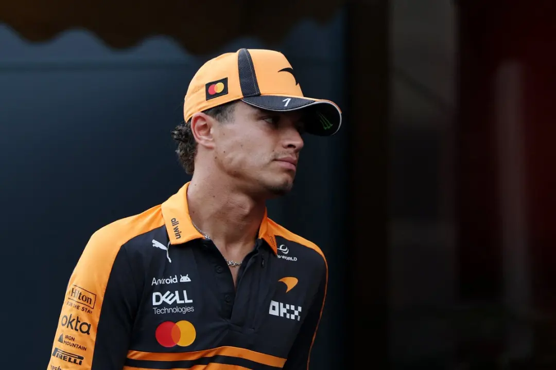 Lando Norris recebeu ataques online depois pedir banimento para Franco Colapinto após acidente no Grande Prêmio da Azer…