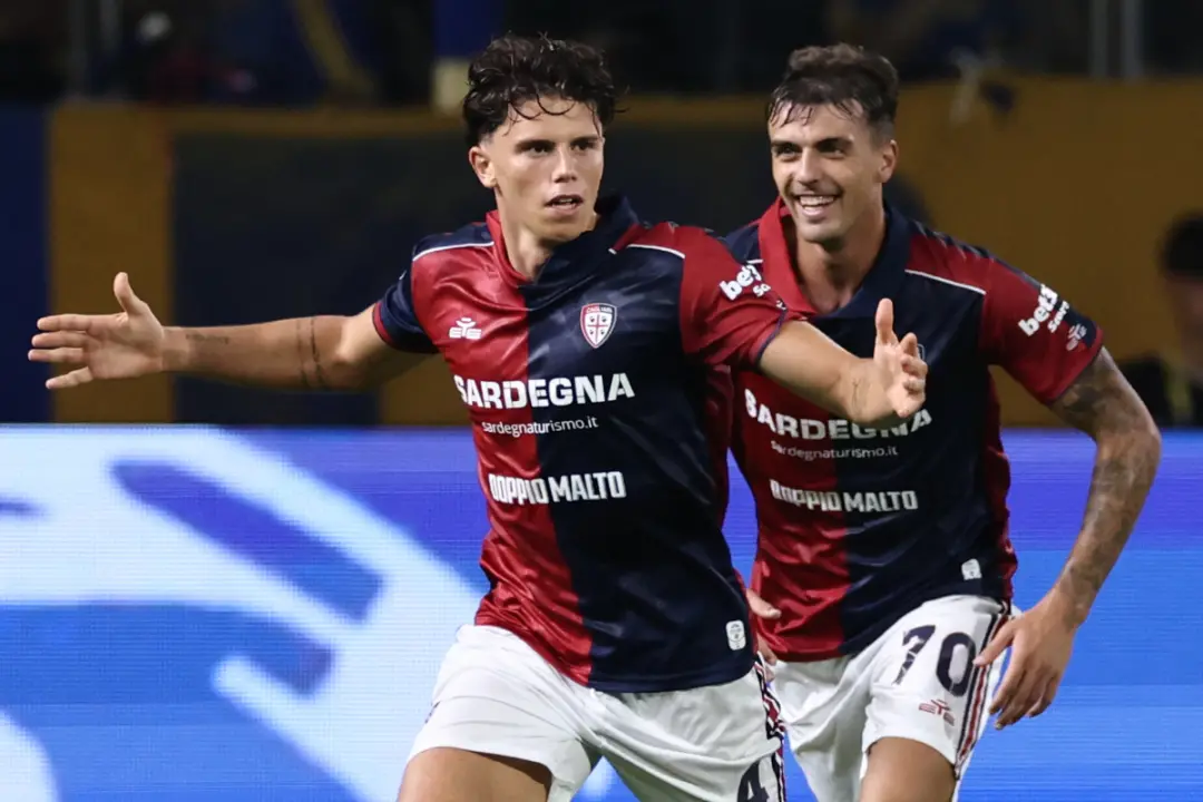 Romano, jogador do Cagliari, teve estreia na seleção italiana contra a Bélgica e um passe errado ajudou o adversário a …