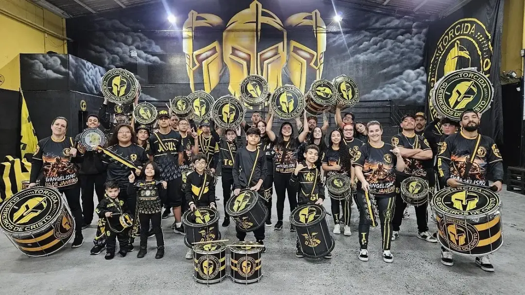 Guerreiros de Cristo, um grupo de evangelismo, apareceu nas arquibancadas de Botafogo e Palmeiras em setembro. É um mov…