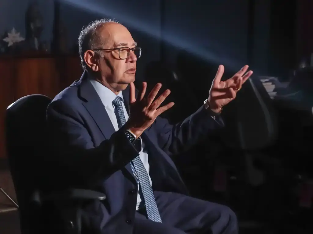 Gilmar Mendes falou no STF defendendo Alexandre de Moraes, usando termos como máfia e dizendo eu protejo você. Isso toc…