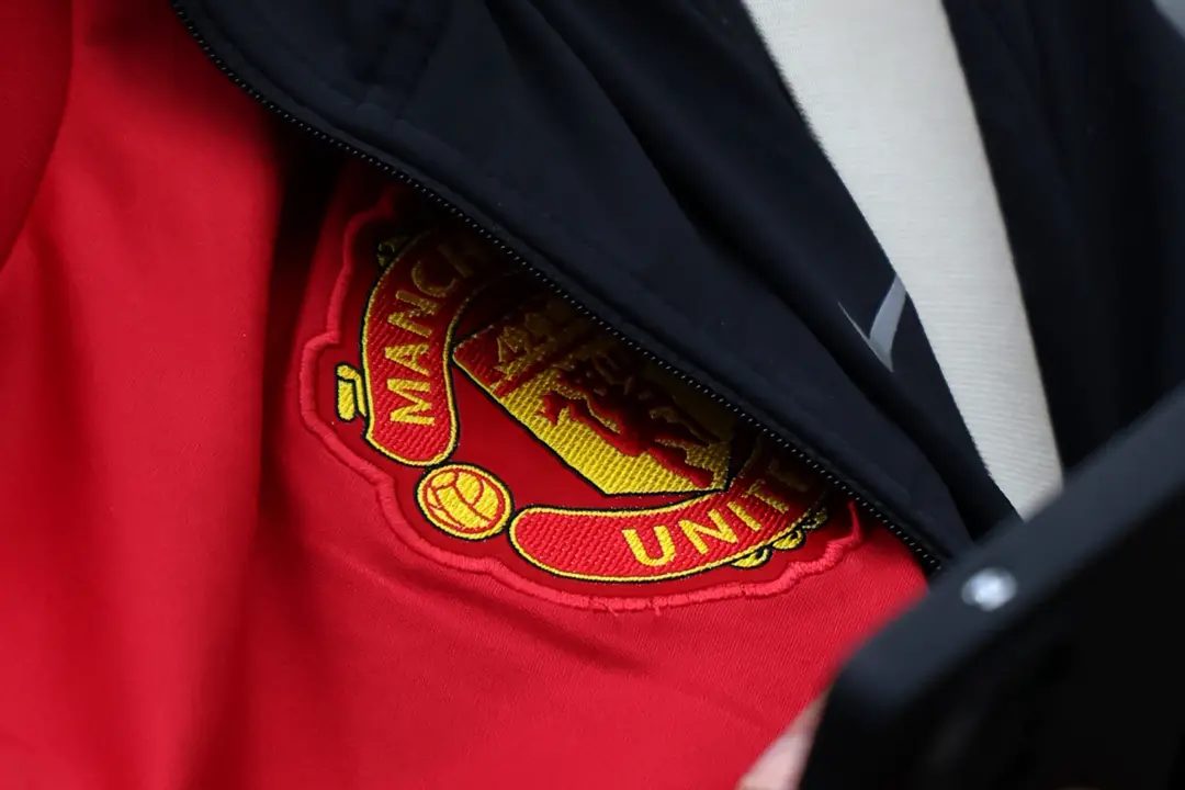 Manchester City foi achado culpado por violar 114 dos 115 regras de Fair Play Financeiro da Premier League. Os Reds fic…