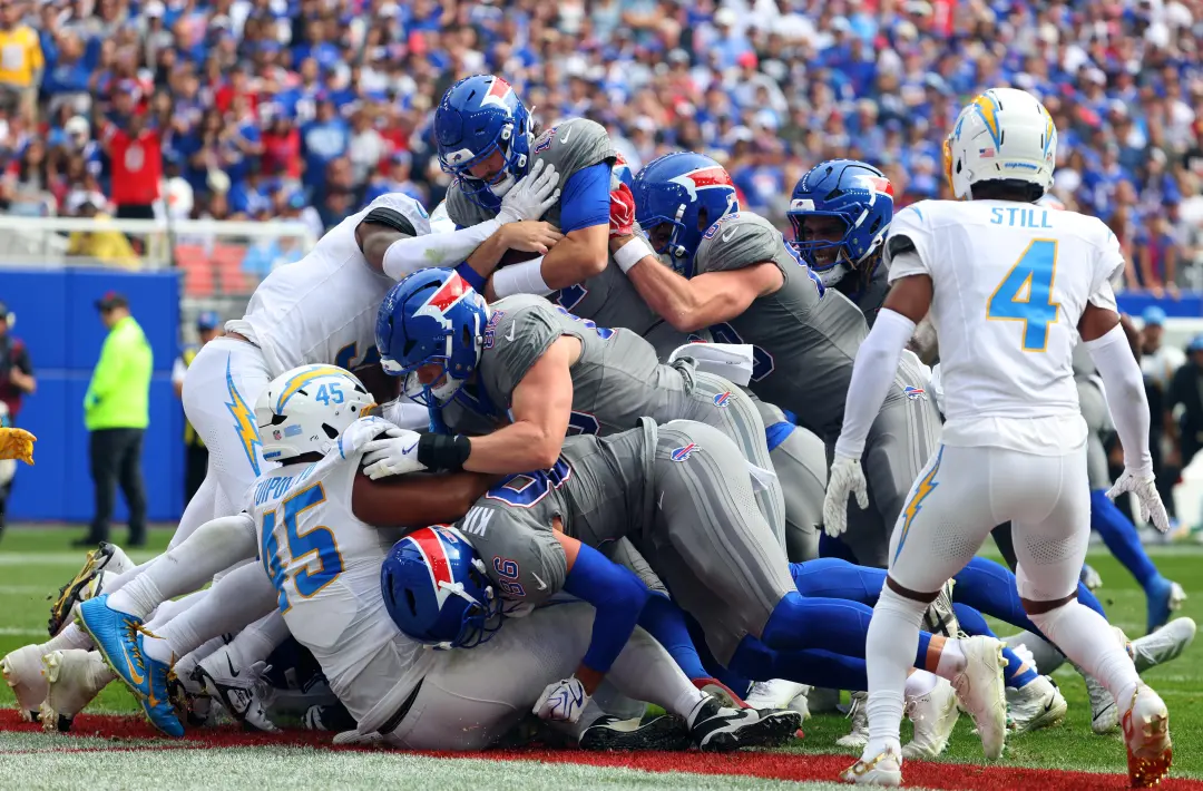 Josh Allen atingiu 87 touchdowns na carreira com os Bills, empatando com Andre Reed e Thurman Thomas no recorde da fran…
