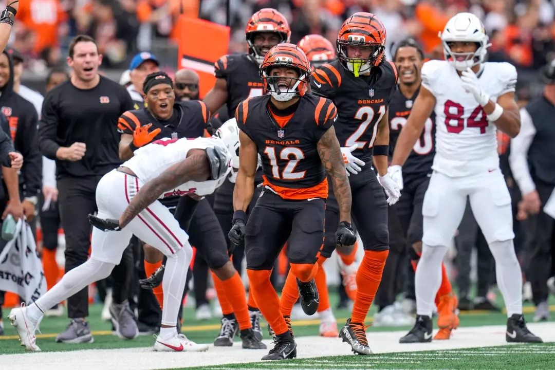 Ke'Shawn Williams fumbled a bola no retorno de pontuação no quarto quarto contra os Steelers em Acrisure Stadium. É um …