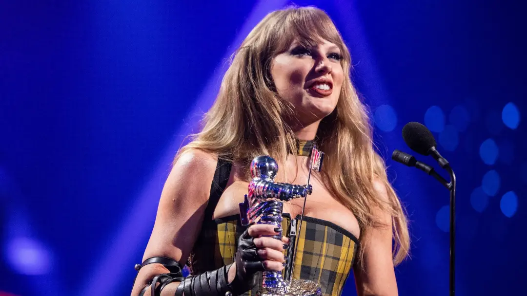 Taylor Swift já ganhou muitas Moon Persons nas VMAs ao longo dos anos. Acho que o reconhecimento dela mostra o quanto a…