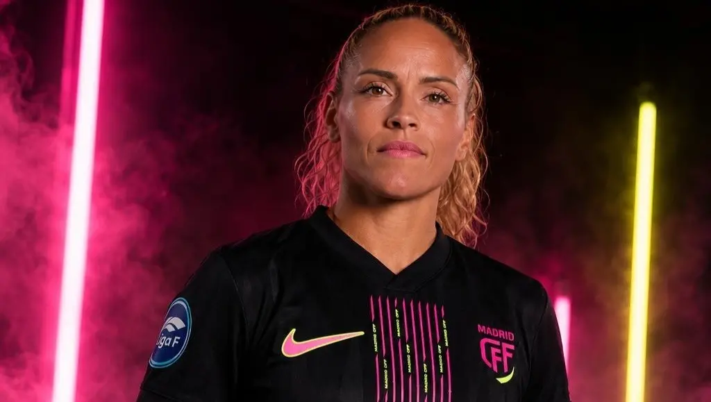 Mônica Hickmann, zagueira, lembra da rua em Gravataí, RS, quando começou no futebol. Essa trajetória de mais de duas dé…