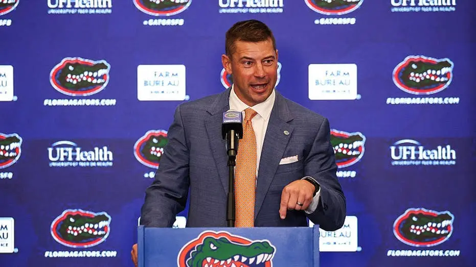 Florida contra Alabama, o jogo da SEC Championship em 5 de dezembro de 2009, era um confronto de times de ponta. O time…