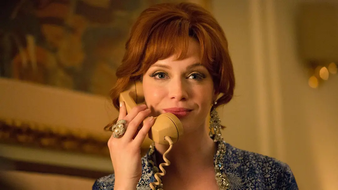 Christina Hendricks mostrou habilidade em papéis complexos, atuando após 10 anos como modelo, inclusive sendo mão model…