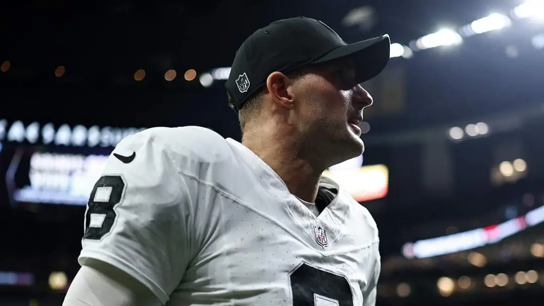 Raiders venceu os Saints de 35 a 27, mostrando que há um time diferente com o técnico Klint Kubiak. O quarterback Kirk …