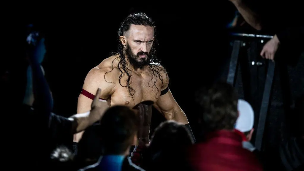 Pac, Benjamin Satterley, wrestler britânico, faleceu aos 40 anos. Um talento que marcou a AEW, com lutas memoráveis. É …